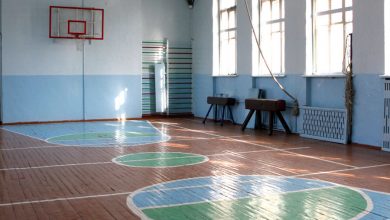 Фото - В Ленобласти школьница едва не лишилась пальца на уроке физкультуры
